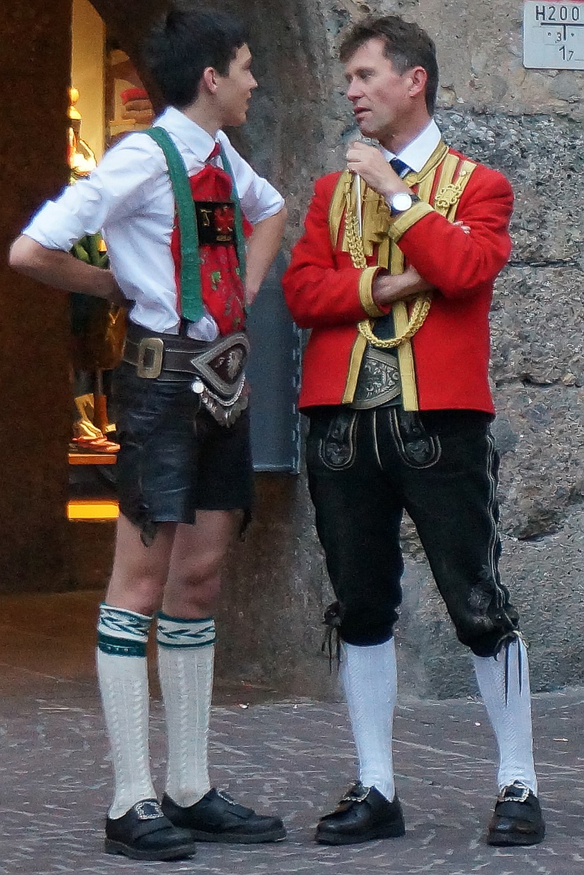Lederhosen genom tiderna – från alperna till moderna festivaler